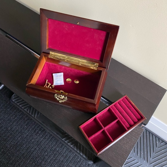 Bombay Company Mahogany Wood Red Velvet Lined Jewellery Box - Picture 10 of 15